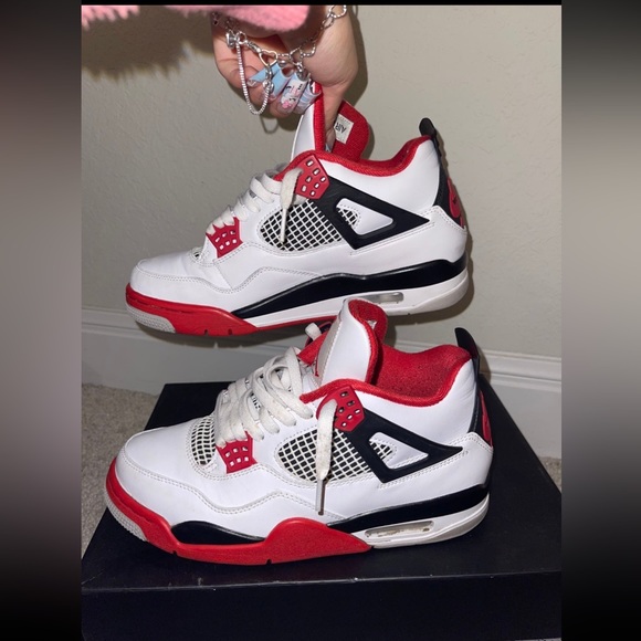Fire Red Jordan 4 Retro - Picture 5 of 6